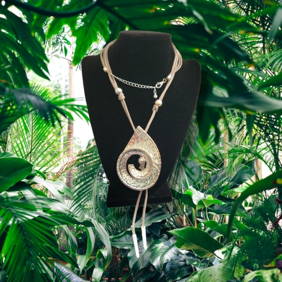 Jewelry - Handmade Free Spirited Boho Silver Tone Metal Seashell Pendant Necklace